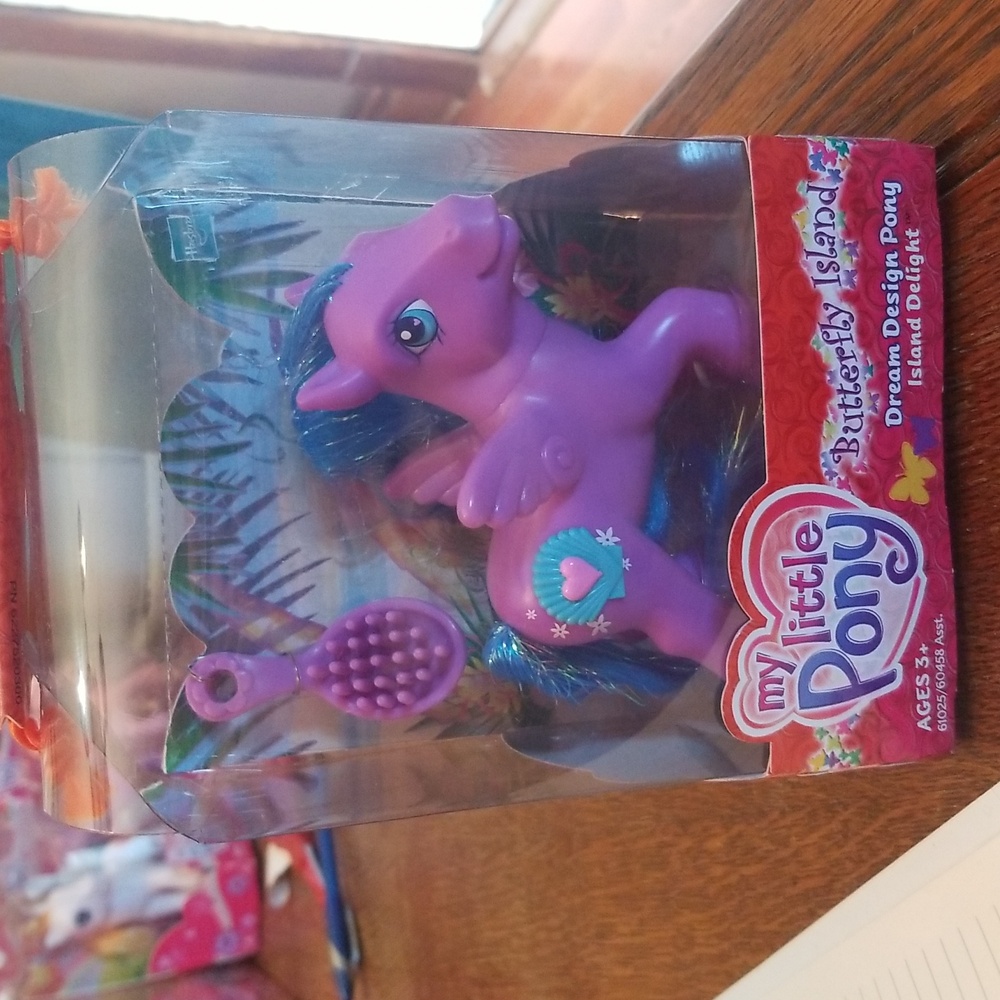 2004 my little pony butterfly island dream design pony island delight mib g3